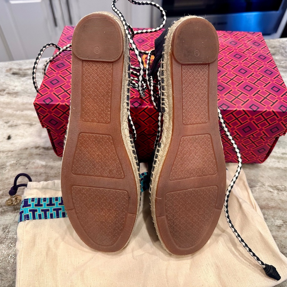 *SOLD* - Tory Burch Positano Lace-Up Flat Espadrilles - Bright Navy - Size… - Picture 3 of 7